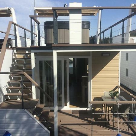 Floating Sea House Shark 1 Apartamento Lucija Exterior foto