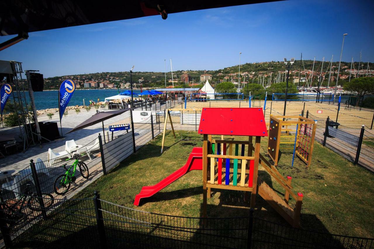Floating Sea House Shark 1 Apartamento Lucija Exterior foto